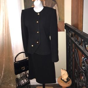 Vintage Bill Blass blassport black skirt blazer suit med